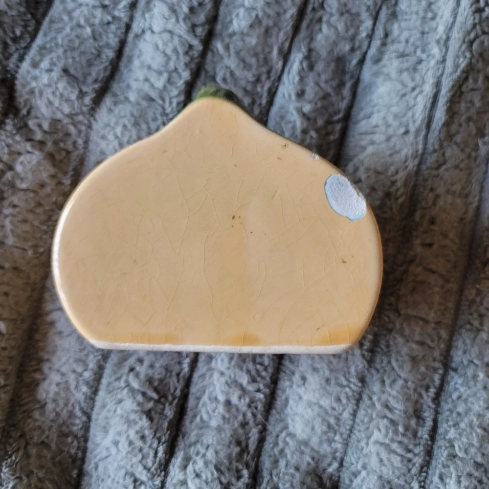 Onion‎ Shaped Salt/Pepper Shaker Side by Side Ceramic Lightweight ONE PIECE ONLY